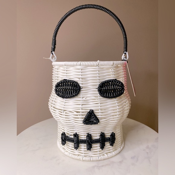 NEW Halloween Skull Wicker Basket - Picture 1 of 3